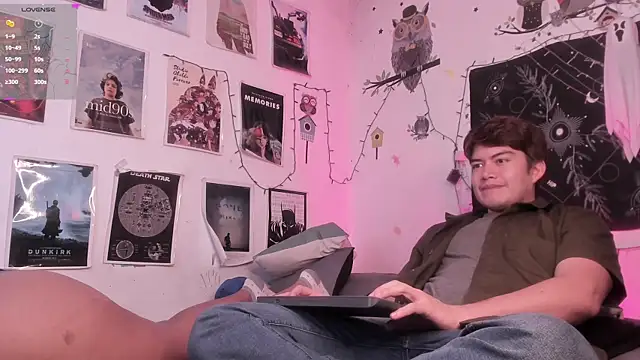 hothoneychile online show from November 17, 2025, 2:50 am