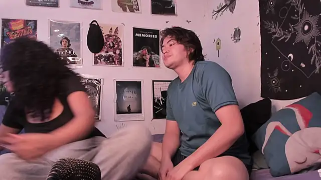 hothoneychile online show from April 13, 2026, 1:11 am