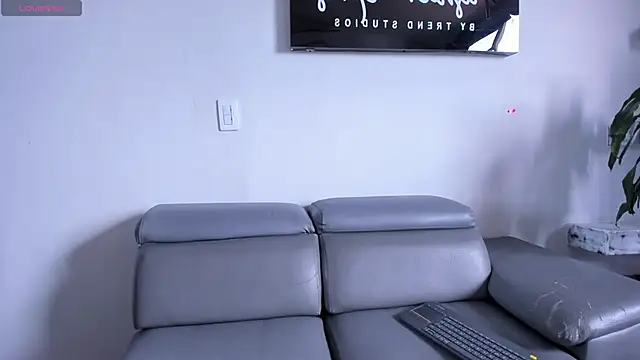 Snapshot of RoxyRoss_ chatting on March 22, 2025, 2:14 pm RoxyRoss online show from March 22, 2025, 2:14 pm