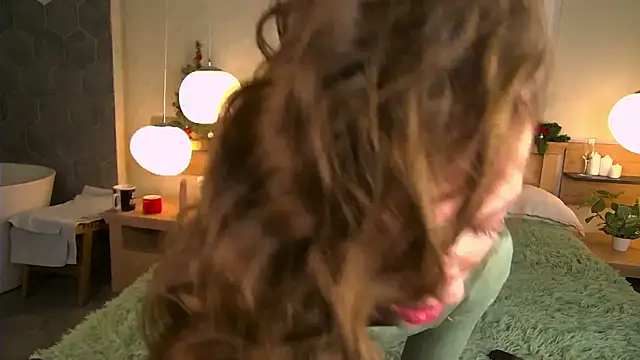 Snapshot of AshleyDouglas chatting on January 5, 2025, 7:49 am AshleyDouglas online show from January 5, 2025, 7:49 am