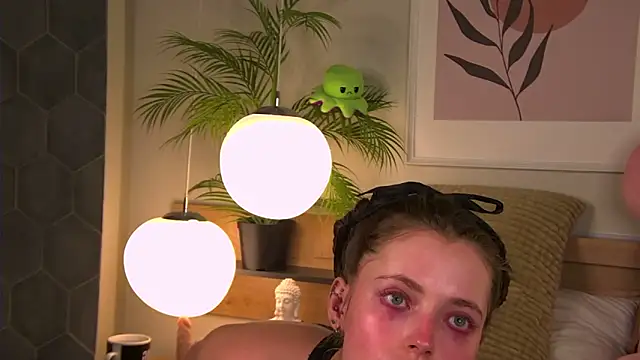 Snapshot of AshleyDouglas chatting on January 14, 2025, 4:47 am AshleyDouglas online show from January 14, 2025, 4:47 am