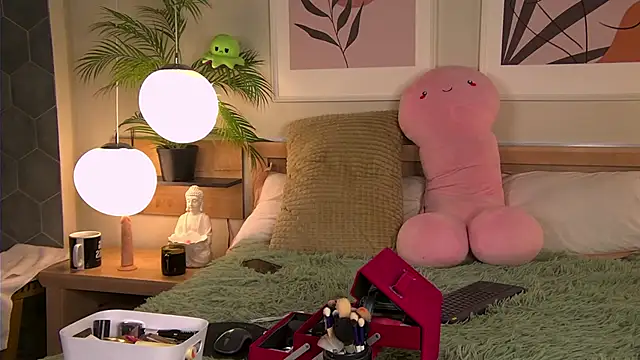 Snapshot of AshleyDouglas chatting on January 18, 2025, 4:37 am AshleyDouglas online show from January 18, 2025, 4:37 am