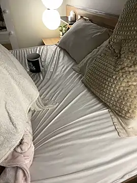 Snapshot of AshleyDouglas chatting on March 8, 2025, 7:05 am AshleyDouglas online show from March 8, 2025, 7:05 am