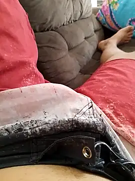 Snapshot of jhondivulga18 chatting on April 8, 2026, 10:15 am jhondivulga18 online show from April 8, 2026, 10:15 am