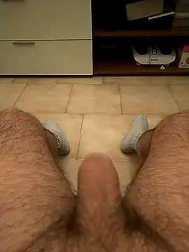 user 662 online show from March 18, 2025, 6:15 pm