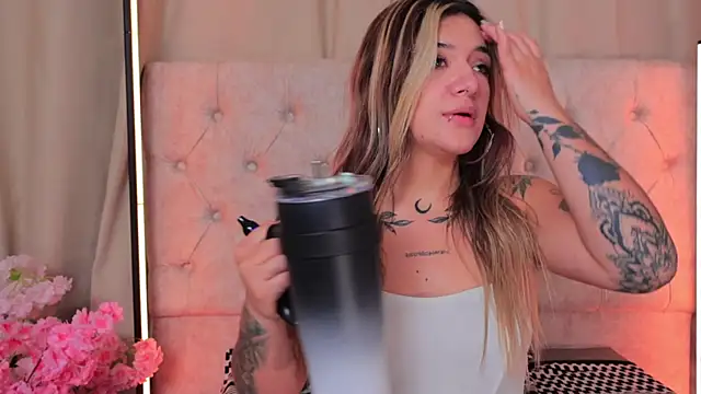 Snapshot of ashleyvalirya chatting on January 8, 2025, 9:53 am ashleyvalirya online show from January 8, 2025, 9:53 am