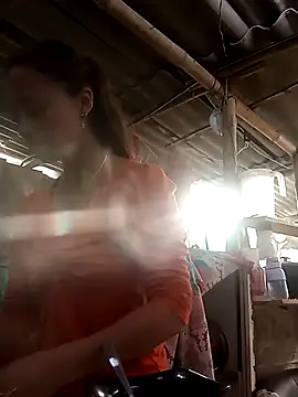 tatiana valencia online show from March 2, 2026, 5:42 pm