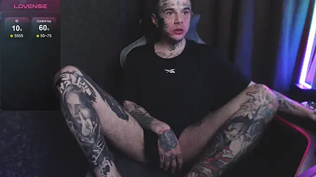 Snapshot of lonelycrystal chatting on January 6, 2025, 11:20 pm lonelycrystal online show from January 6, 2025, 11:20 pm