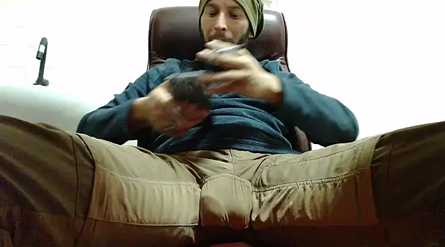 hardbigcock16 online show from December 30, 2024, 3:02 pm