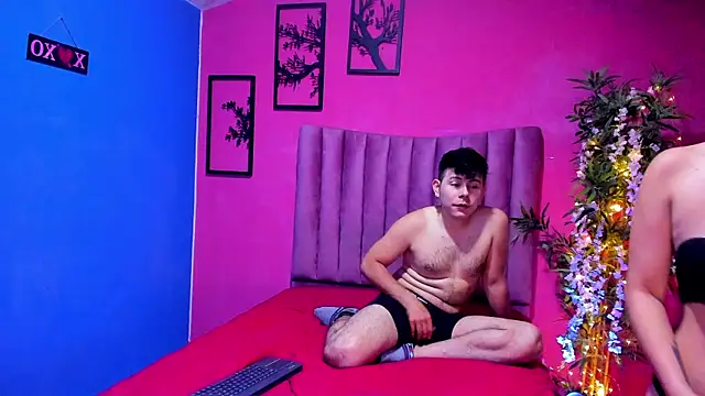 JustiinJazmin online show from January 6, 2026, 6:22 pm