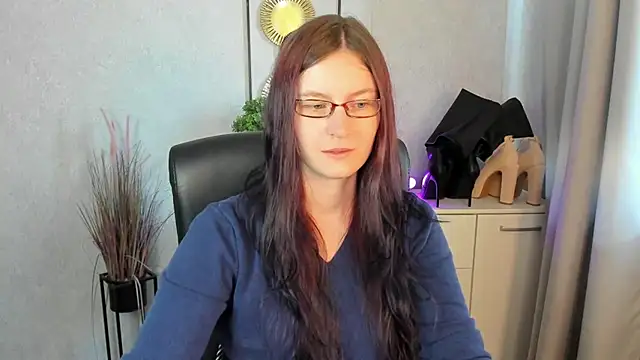 emmaxDelight online show from July 14, 2026, 5:23 am