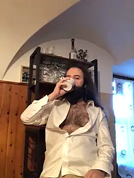 Snapshot of lostile8 chatting on December 5, 2024, 2:44 pm lostile8 online show from December 5, 2024, 2:44 pm