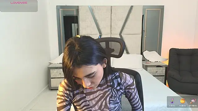 Snapshot of lilithTeen1_ chatting on December 29, 2024, 2:00 pm lilithTeen1  online show from December 29, 2024, 2:00 pm