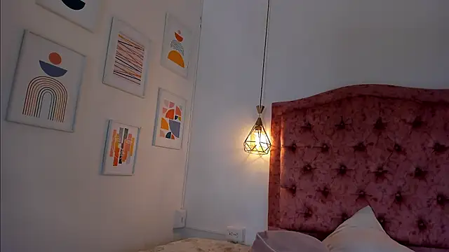 aprill21  online show from December 2, 2024, 1:46 pm