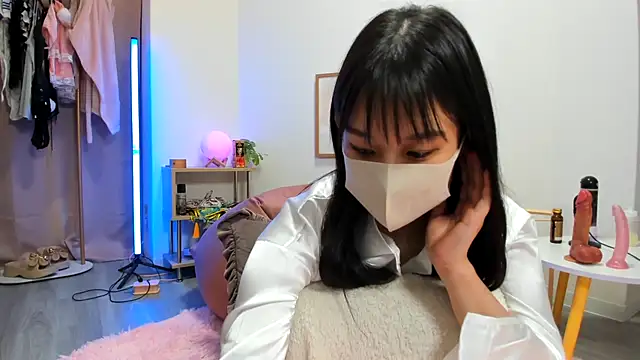 Snapshot of Coco_peach chatting on April 19, 2026, 3:33 pm Coco peach online show from April 19, 2026, 3:33 pm