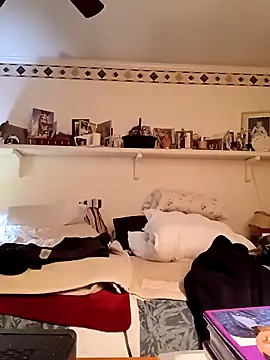 Snapshot of Hand69someguy chatting on December 4, 2024, 12:52 am Hand69someguy online show from December 4, 2024, 12:52 am