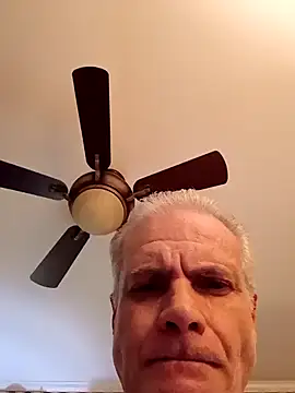 Snapshot of Hand69someguy chatting on December 5, 2024, 12:08 am Hand69someguy online show from December 5, 2024, 12:08 am