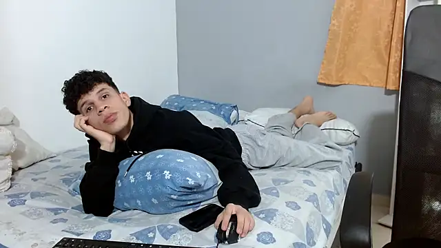 Snapshot of jeff_ross chatting on December 16, 2024, 8:48 pm jeff ross online show from December 16, 2024, 8:48 pm