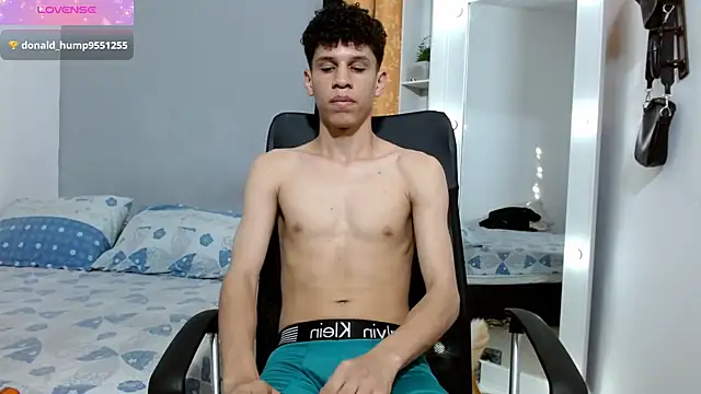 Snapshot of jeff_ross chatting on December 19, 2024, 8:44 pm jeff ross online show from December 19, 2024, 8:44 pm