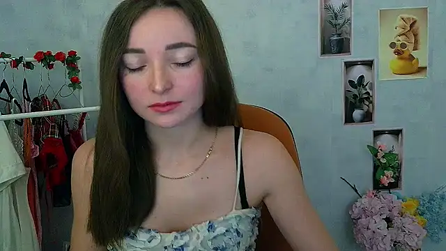 Snapshot of _Barbie_Kiss_ chatting on December 16, 2025, 2:44 pm Barbie Kiss online show from December 16, 2025, 2:44 pm