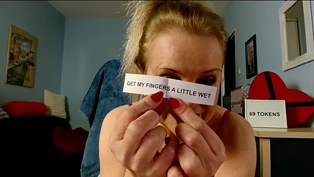 sexyjennyeu online show from March 8, 2026, 9:40 pm