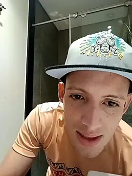 Snapshot of Duvan_Martinez23 chatting on April 2, 2026, 10:13 am Duvan Martinez23 online show from April 2, 2026, 10:13 am