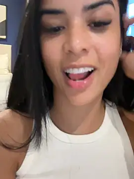 Laisabrazil online show from February 8, 2026, 9:18 pm