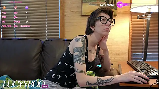 lovelylucyy online show from December 2, 2025, 6:36 pm