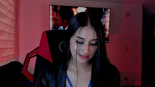 Charlotte greys online show from September 22, 2025, 8:33 pm