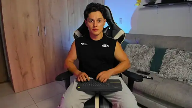 julian wallace online show from February 24, 2026, 1:47 am