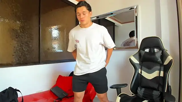 julian wallace online show from March 5, 2026, 7:43 pm