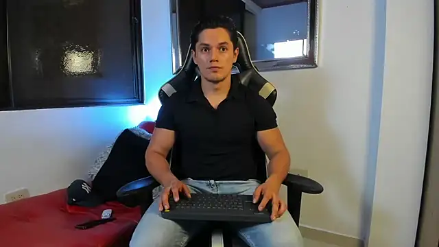 julian wallace online show from April 16, 2026, 11:40 pm