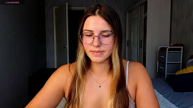 sophia euphoriaa online show from July 20, 2026, 9:01 am