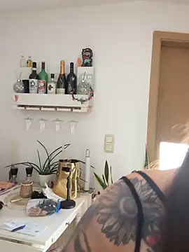 Snapshot of BrownieyQueen chatting on October 5, 2025, 5:06 am BrownieyQueen online show from October 5, 2025, 5:06 am