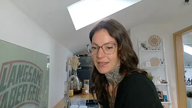 BrownieyQueen online show from July 18, 2026, 7:23 am