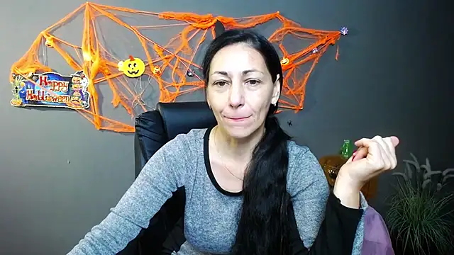 LiluGrants online show from October 23, 2025, 6:06 pm