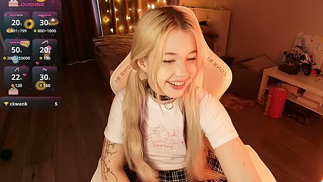 Snapshot of EvaSweetys chatting on February 9, 2025, 10:42 am EvaSweetys online show from February 9, 2025, 10:42 am