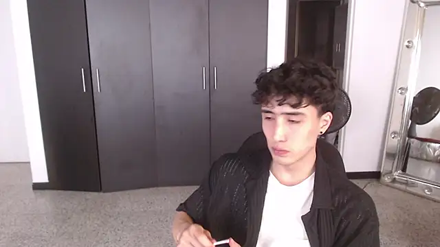 gojo satoru 18 online show from March 4, 2025, 2:42 pm