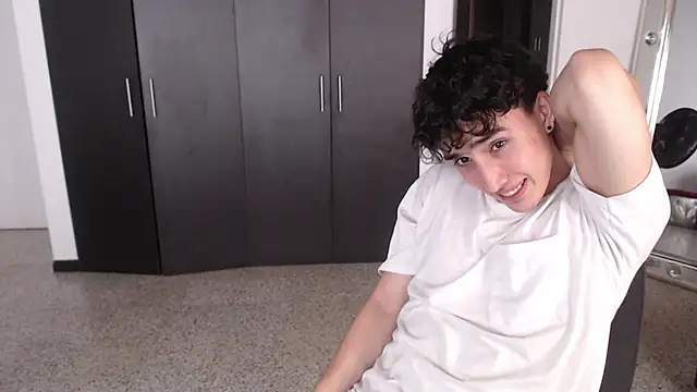 gojo satoru 18 online show from March 4, 2025, 5:45 pm