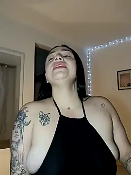 Snapshot of helena_smith chatting on December 21, 2024, 3:14 am helena smith online show from December 21, 2024, 3:14 am