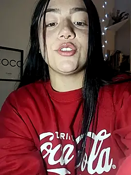 Snapshot of helena_smith chatting on February 7, 2025, 4:37 am helena smith online show from February 7, 2025, 4:37 am