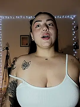 Snapshot of helena_smith chatting on February 13, 2025, 4:43 am helena smith online show from February 13, 2025, 4:43 am