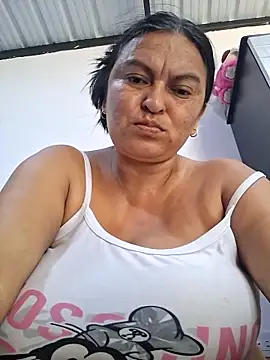 Snapshot of Horny-Mommy-Dirty chatting on April 24, 2026, 3:36 pm Horny-Mommy-Dirty online show from April 24, 2026, 3:36 pm