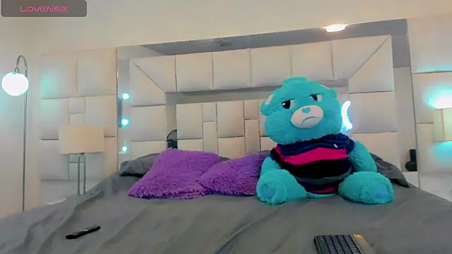 samantha official  online show from January 17, 2025, 8:11 pm