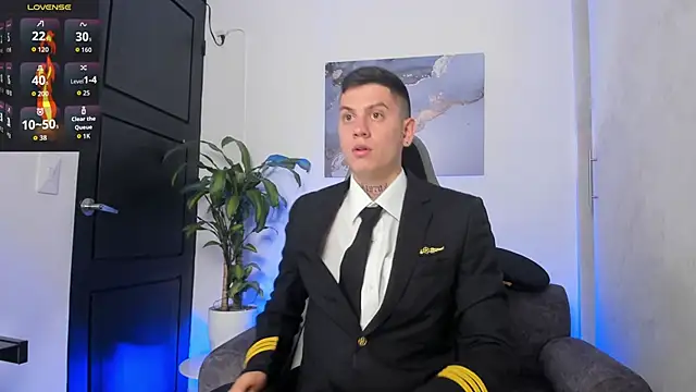 Yeiko Romero  online show from October 15, 2025, 9:15 pm