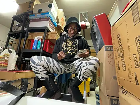 wynterheat online show from October 30, 2025, 4:58 am