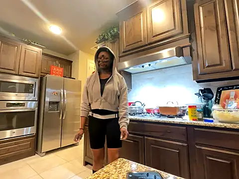 wynterheat online show from December 15, 2025, 3:55 am