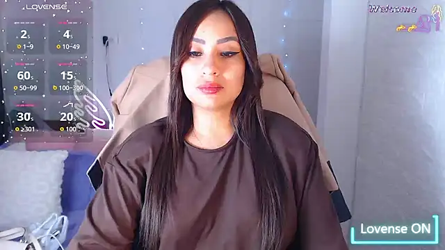 Snapshot of Paulina_627 chatting on July 4, 2026, 4:57 pm Paulina 627 online show from July 4, 2026, 4:57 pm