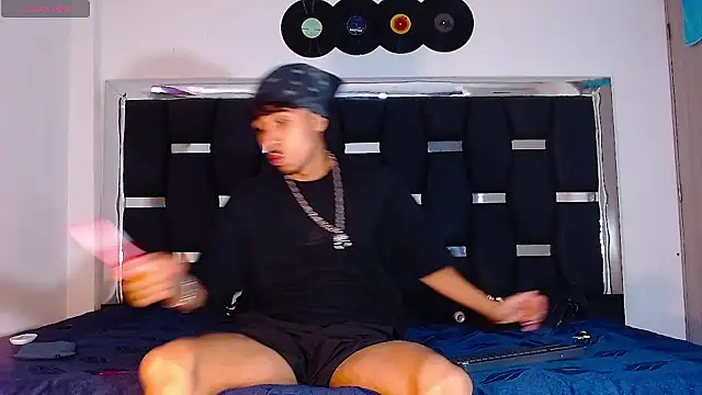 Snapshot of RyanRizzo chatting on February 17, 2025, 7:53 pm RyanRizzo online show from February 17, 2025, 7:53 pm