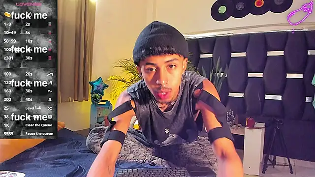 Snapshot of RyanRizzo chatting on March 3, 2025, 3:42 pm RyanRizzo online show from March 3, 2025, 3:42 pm